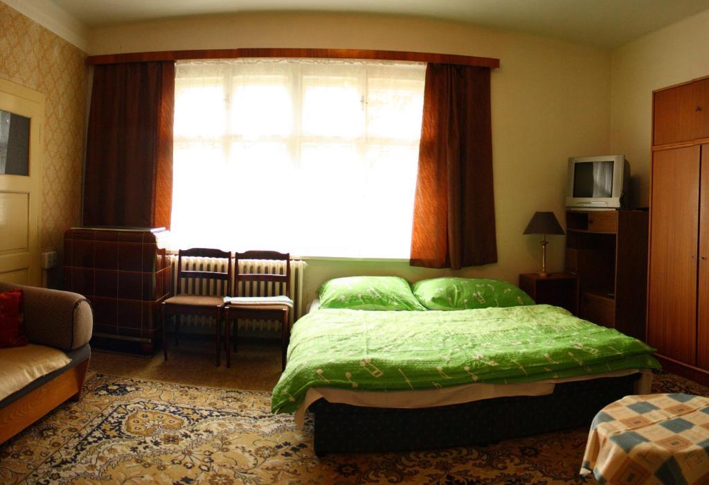 Bungalovy A Ubytovani Ratiborice- Zlic Česká Skalice Ruang foto