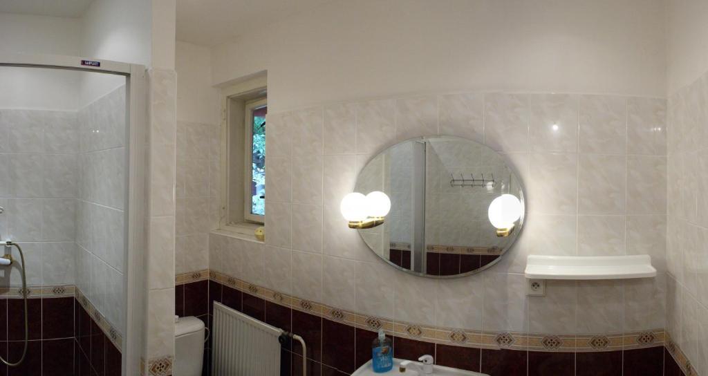 Bungalovy A Ubytovani Ratiborice- Zlic Česká Skalice Ruang foto