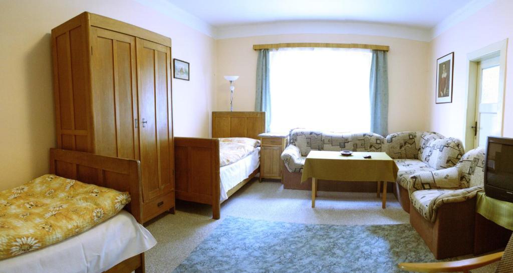 Bungalovy A Ubytovani Ratiborice- Zlic Česká Skalice Ruang foto
