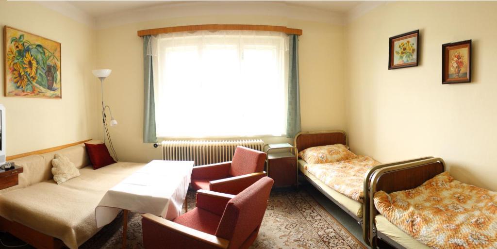 Bungalovy A Ubytovani Ratiborice- Zlic Česká Skalice Ruang foto