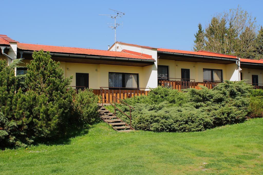 Bungalovy A Ubytovani Ratiborice- Zlic Česká Skalice Bagian luar foto
